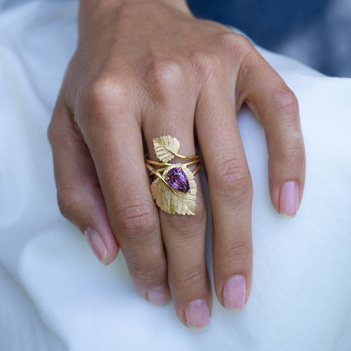 Coralie van Caloen Luxury Fine Jewellery Brussels - botanical, purple sapphire