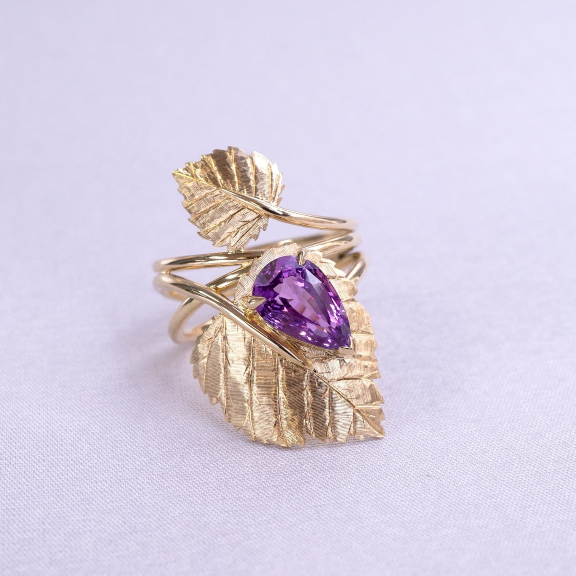 Coralie van Caloen Luxury Fine Jewellery Brussels - botanical, purple sapphire