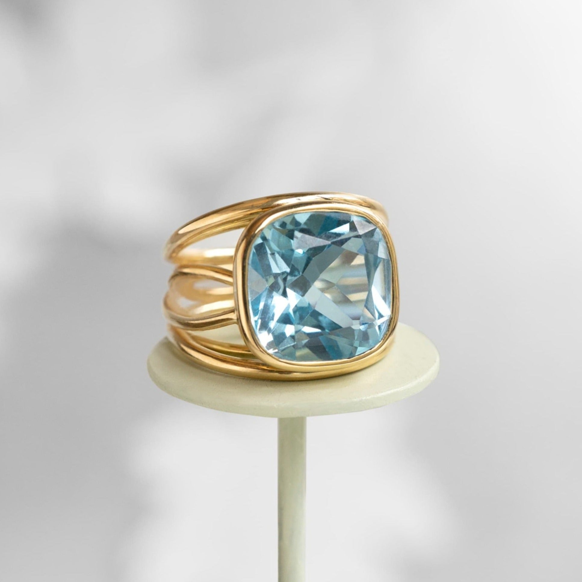 Coralie van Caloen Luxury Fine Jewellery Brussels - cordes, aquamarine