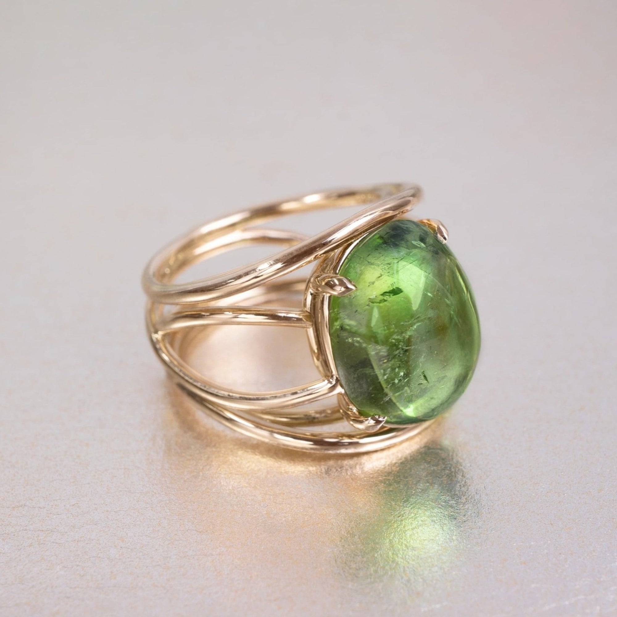 Coralie van Caloen Luxury Fine Jewellery Brussels - Cordes Ring, Cabochon Green Tourmaline