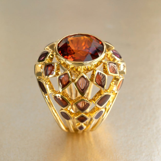 Coralie van Caloen Luxury Fine Jewellery Brussels - Jubilus Ring, Garnets