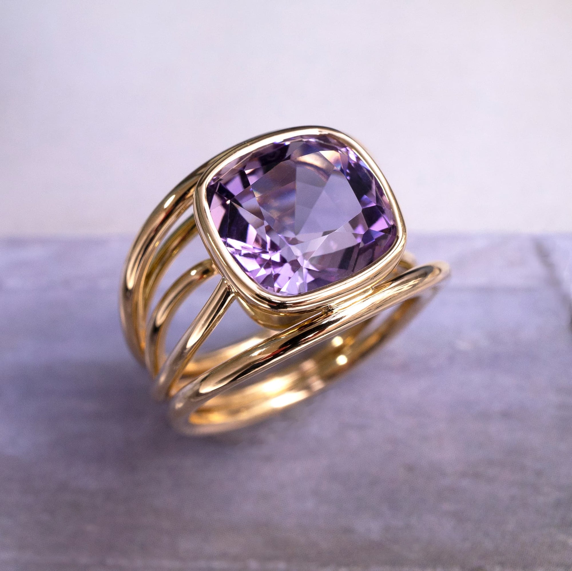  Coralie van Caloen Luxury Fine Jewellery Brussels - Cordes Ring, Amethyst