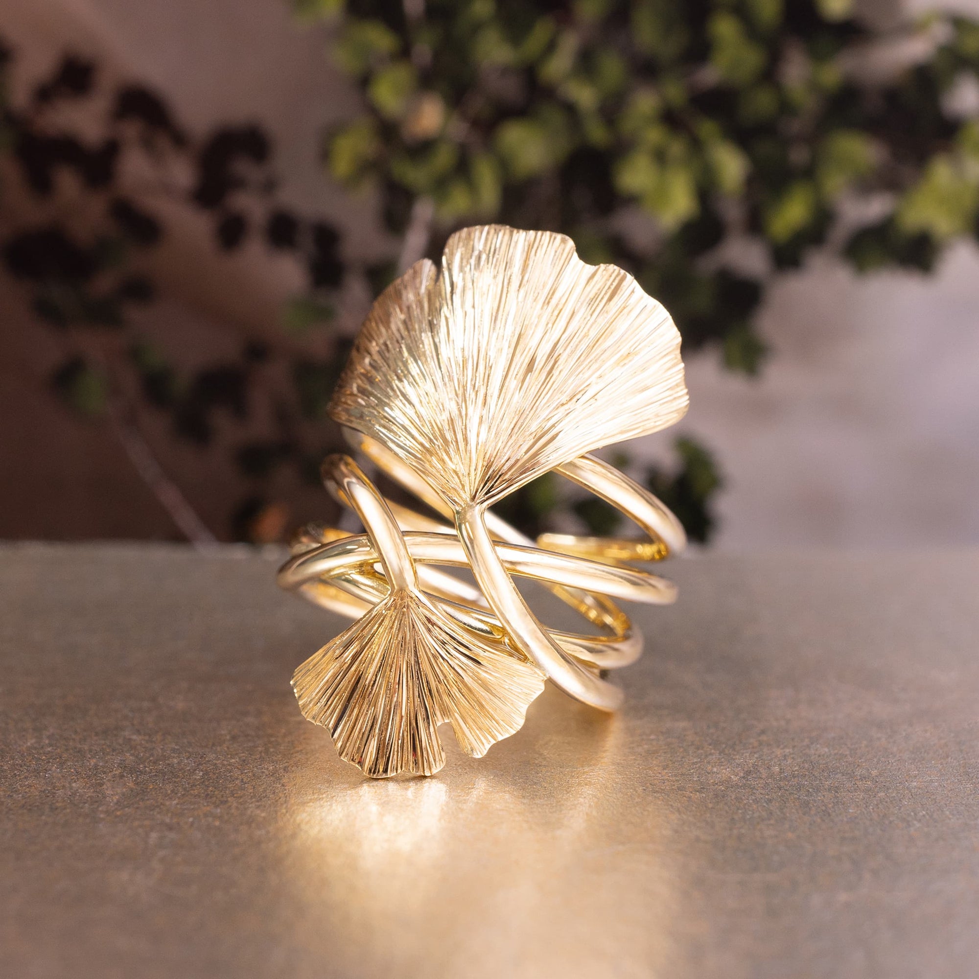 Coralie van Caloen Luxury Fine Jewellery Brussels - Ginkgo Ring, 18K yellow gold