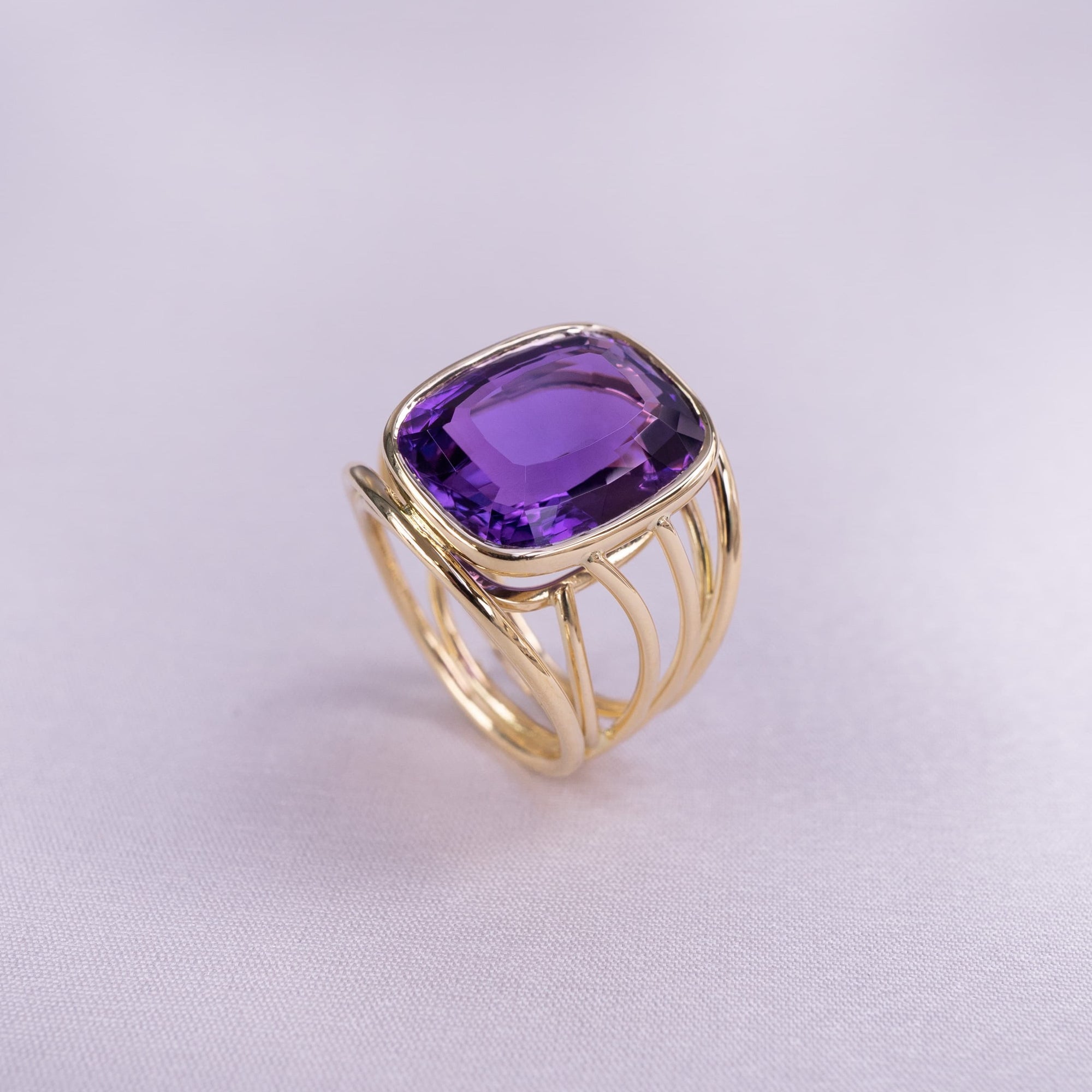 Coralie van Caloen Luxury Fine Jewellery Brussels - Cordes Ring, Amethyst