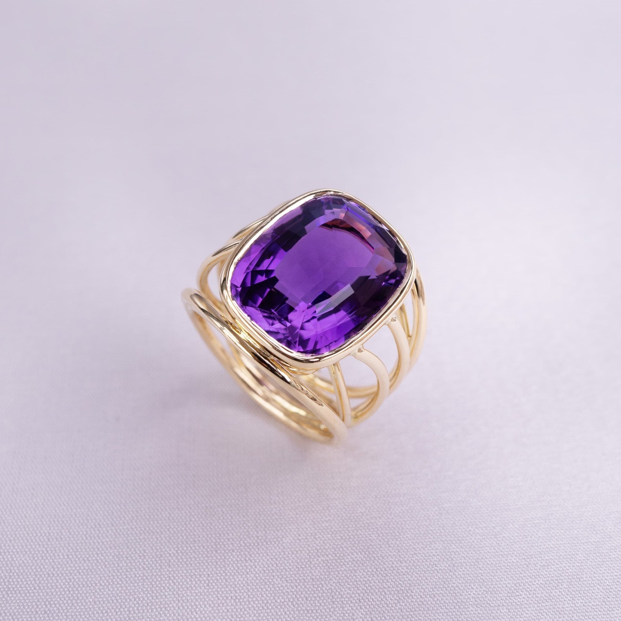 Coralie van Caloen Luxury Fine Jewellery Brussels - Cordes Ring, Amethyst