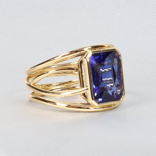 Tanzanite Spring Ring