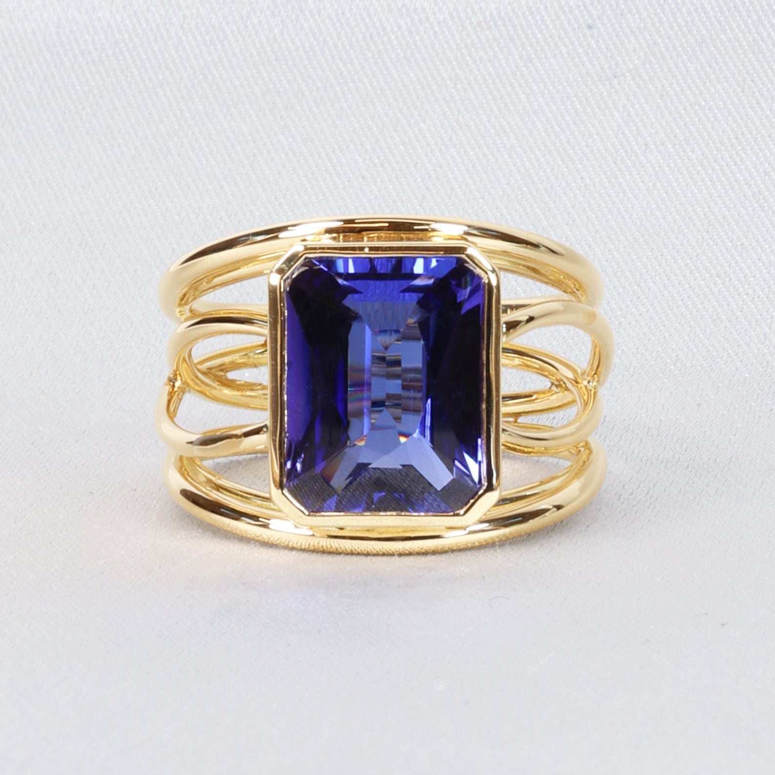 Tanzanite Spring Ring