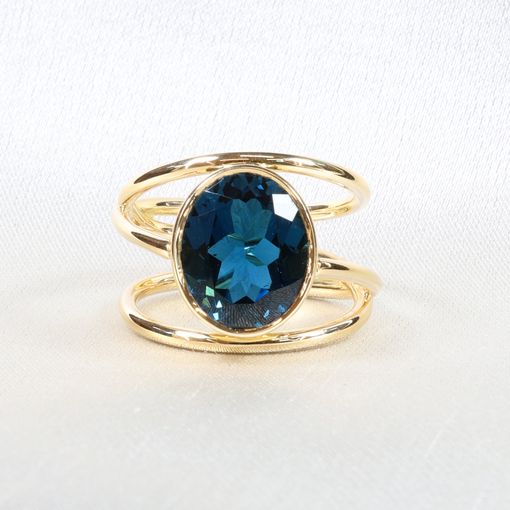 Spring Ring, Topaz